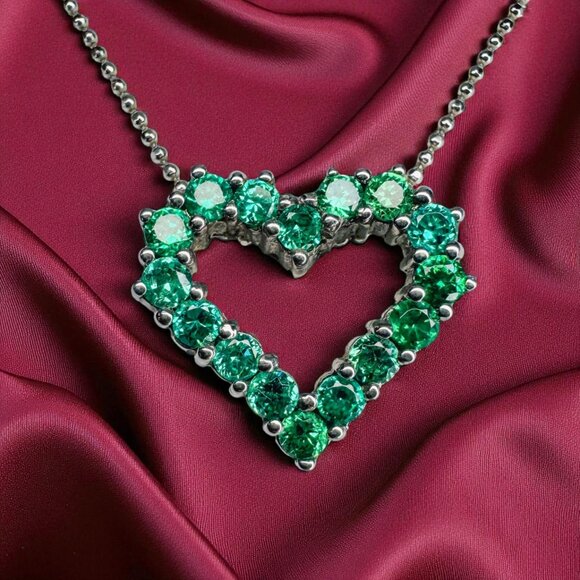 Natural Emerald Necklace in 14K White Gold - 15" VINTAGE Open Heart Pendant 3.4g - Picture 8 of 16